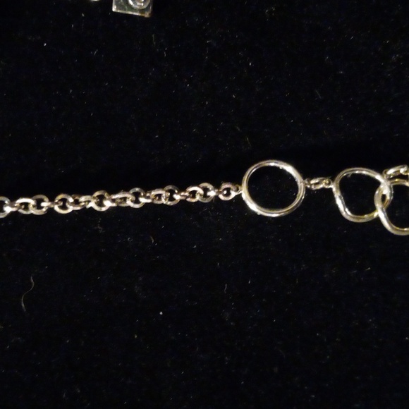 Designer Nine-West circle link chain necklace. 14+2" long. - Picture 3 of 4